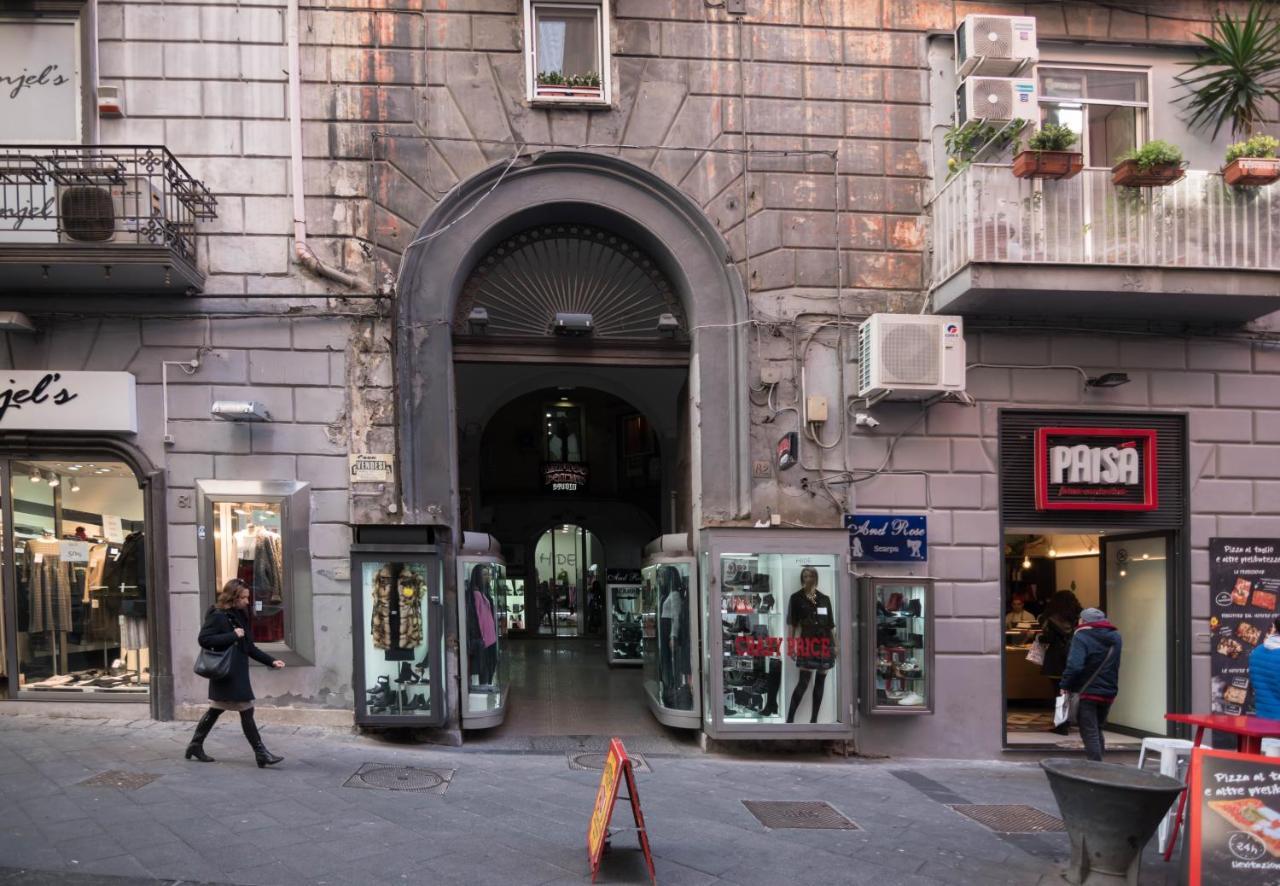 La Residenza Napoli Short Let Monolocale Standard Via Chiaia 82 Napoli Apartment Exterior photo